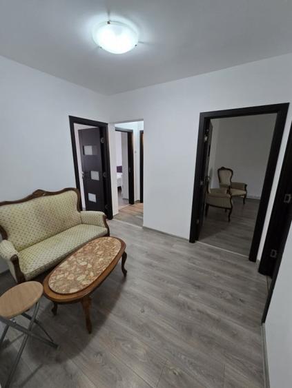 Apartament 3 camere  Piata Sud - 12