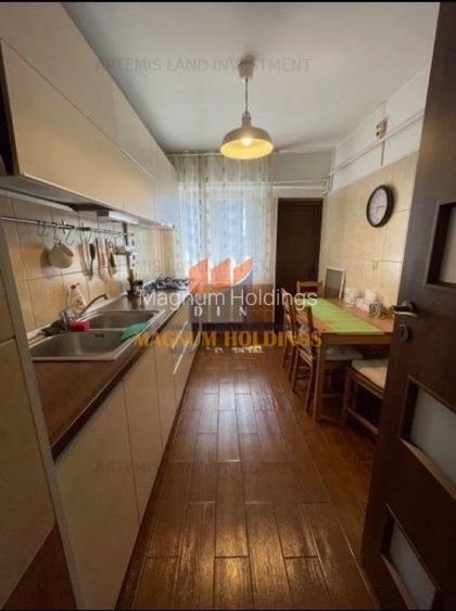 Apartament 3 camere, ultracentral, decomandat Apartament 3 camere, ultracentral, decomandat