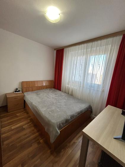 Titan 2 Camere Etaj 9  Instalatii Schimbate 15 Min Metrou Bloc 1976 Reabilitat - 4