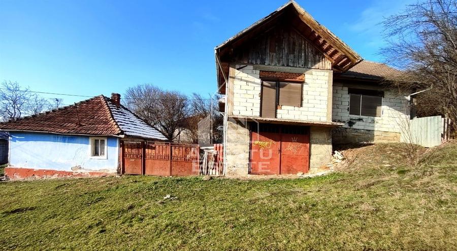 Casa de vanzare 9 incaperi,  vedere panoramica, Sebis - 6