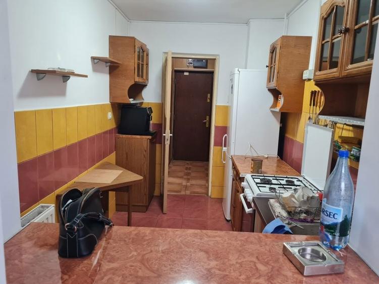 Inchiriez apartament mobilat - 4