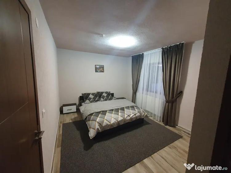 Pensiune 12 camere + 33 ari de teren Solca - 9