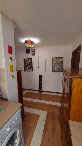 Vanzare apartament 3 camere Etaj 1 Tractorul Brasov - 19