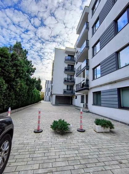 Iancu Nicolae- Gradina Zoologica- Jolie Ville- Loc parcare - 15