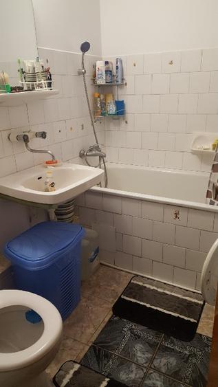Apartament cu 3 camere decomandat în Sebastian