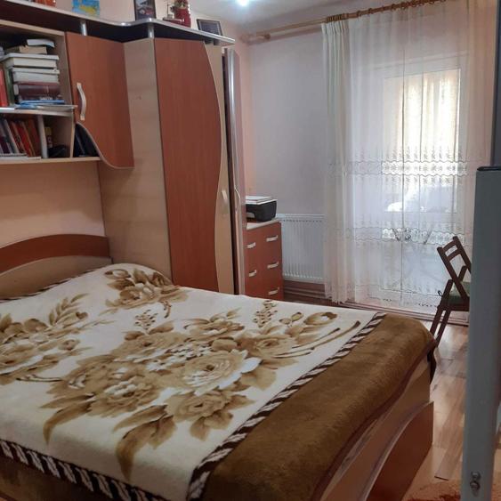 vand apartament in orasul Saveni - 6