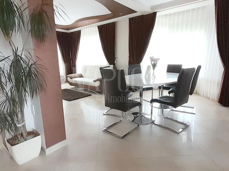 Casa 6 camere de vanzare in Beverly Hills, Sanmartin - 1