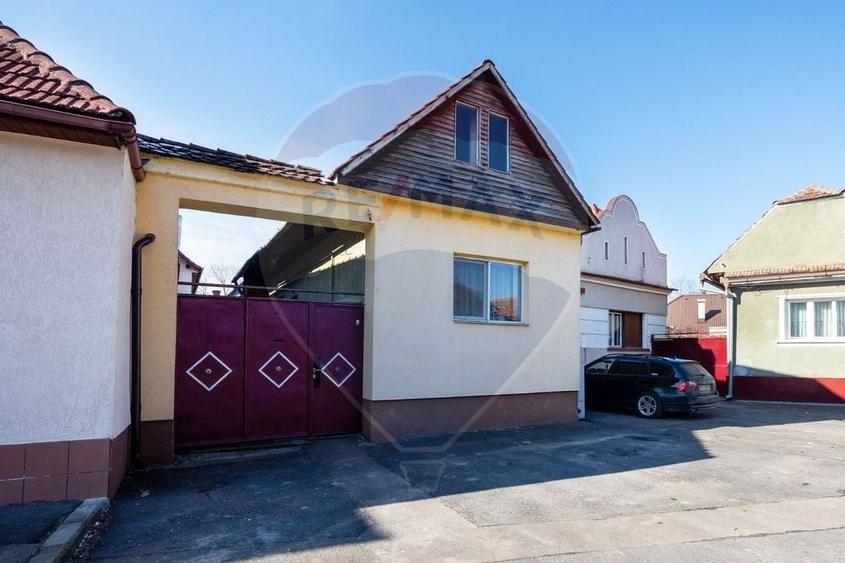 Oportunitate: casă la preț de apartament in Cristian - 1