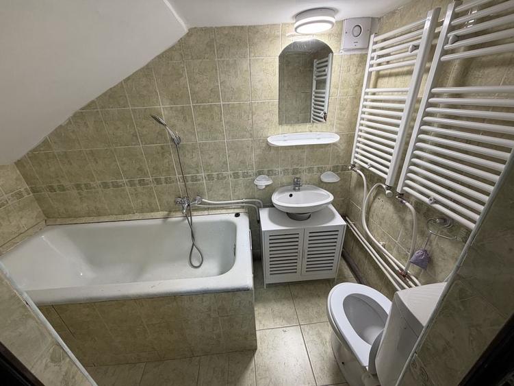 Apartament cu 2 camere semidecomandat în Horea