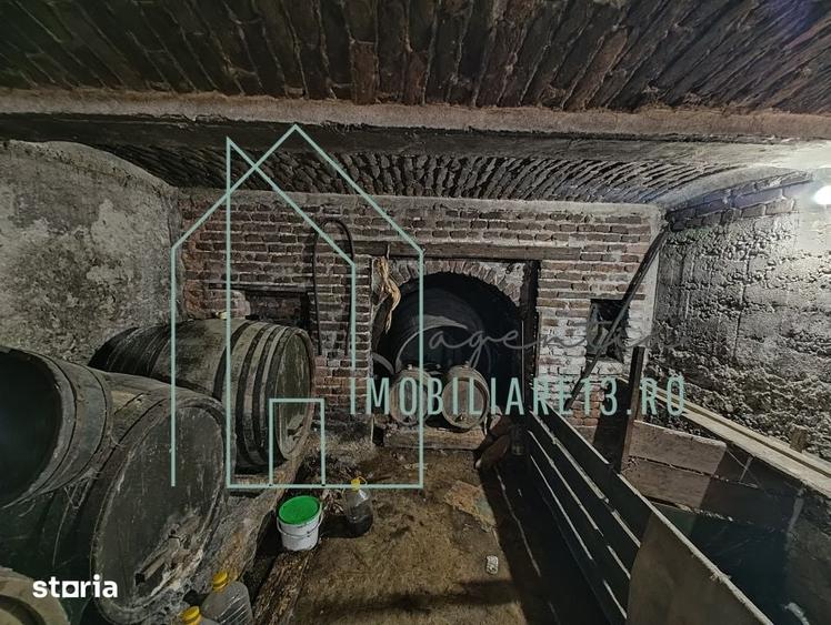 Casă cu 4 camere cu Teren 1200 Mp în Central