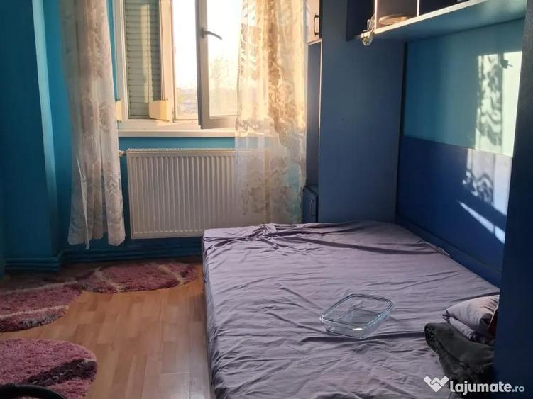 Proprietar pret negociabil,vand apartament 3 camere Viziru 3 - 3