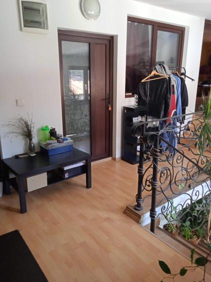 Vând casă cu mansardă - 4