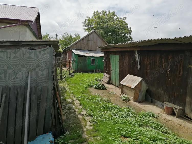 Casa batraneasca cu anexe si teren Loturi Enescu Dorohoi - 1