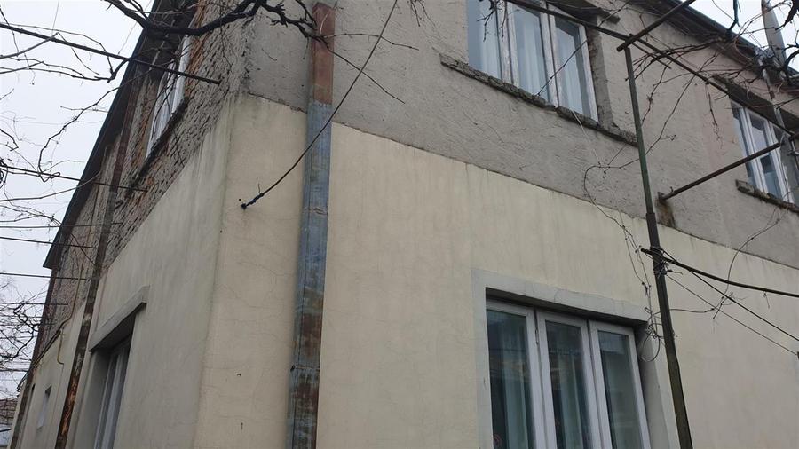 zona Grivitei-Pta Mare Vila P+1, 6 camere, 2 bai teren 242mp deschidere 10 m la - 1