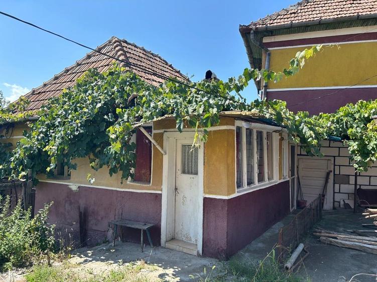 Casa de vanzare sat Rediu - 2