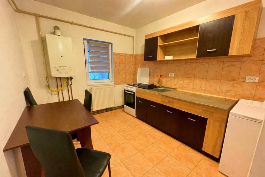 Apartament 2 camere decomandat-50mp-Podul de Fier - 1