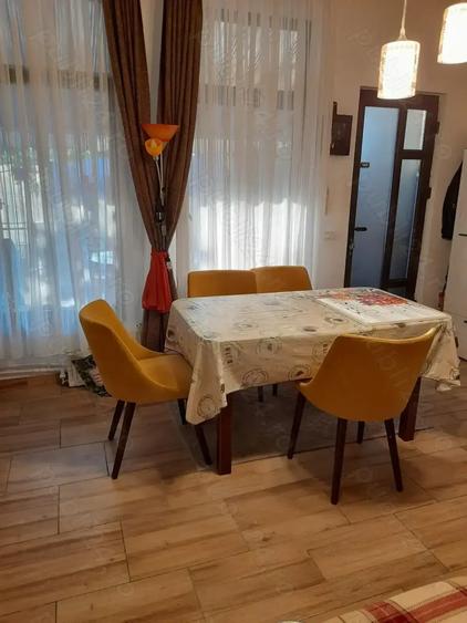 Casuta si curte in oras - 10