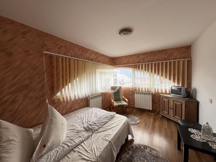 Casa de vacanta spatioasa de vanzare 6 dormitoare in Gura Humorului - 5