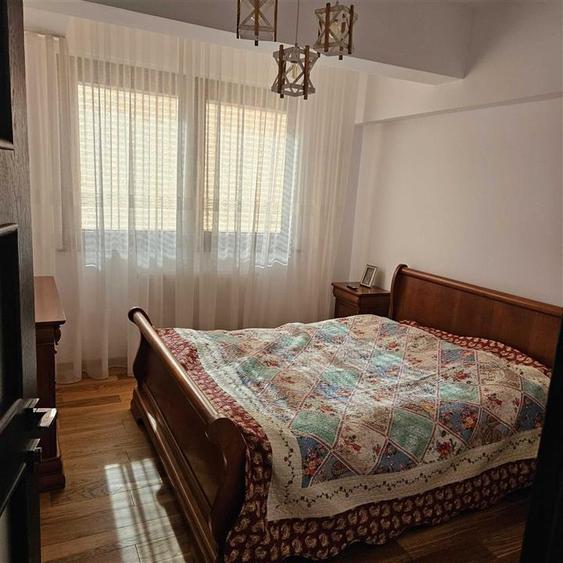 Apartament cu 3 camere, Centru, Etaj 1 , 3c-3861 - 2