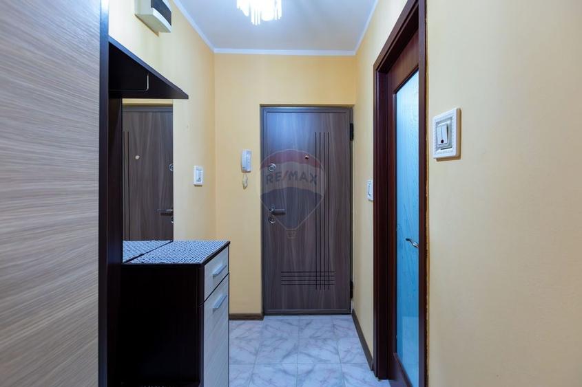 Apartament cu 2 camere semidecomandat,  zona Ura, str. Electricienilor - 5