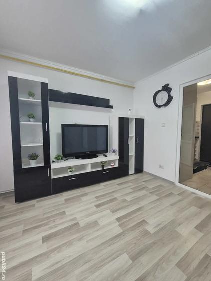 Vand Garsoniera 24mp etaj 3 4 zona Industriala. - 3