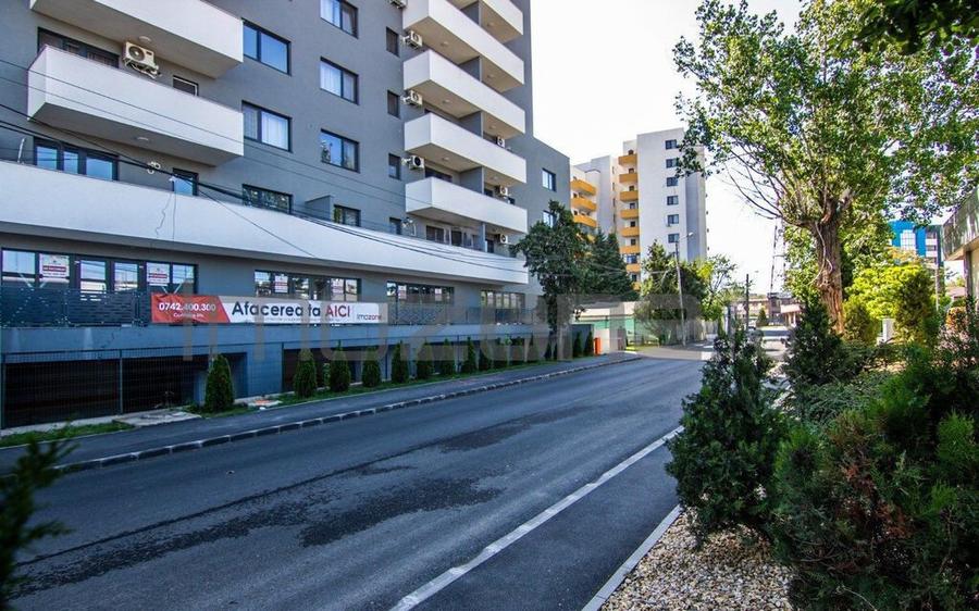 Spatiu Comercial de Inchiriat/Vanzare cu front stradal in... - 2