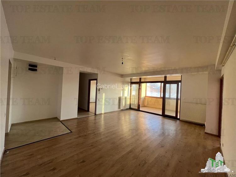 Apartament 3 camere - ultracentral - vanzare - Braila