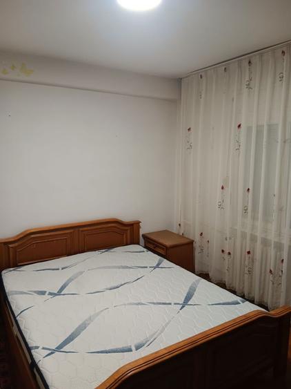 Inchiriez apartament 3 camere - 2