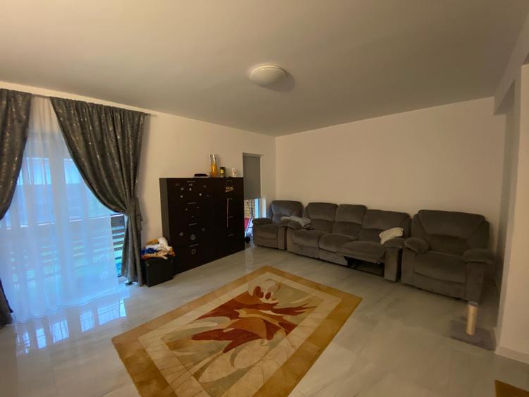 Duplex cu 4 camere si mansarda. Complet mobilat si utilat. Comision 0 - 7