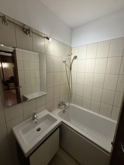 Inchiriez garsoniera pe termen lung, zona Palazu Mare - 10