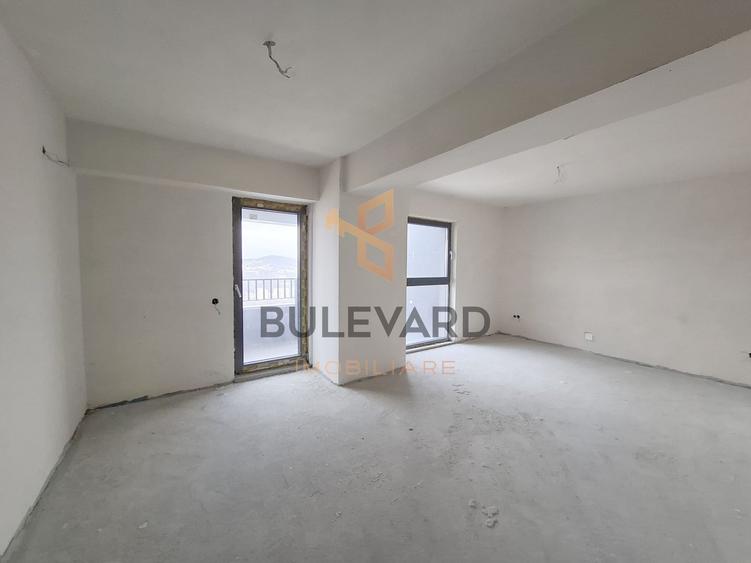Apartament cu 5 camere semidecomandat în Mănăștur