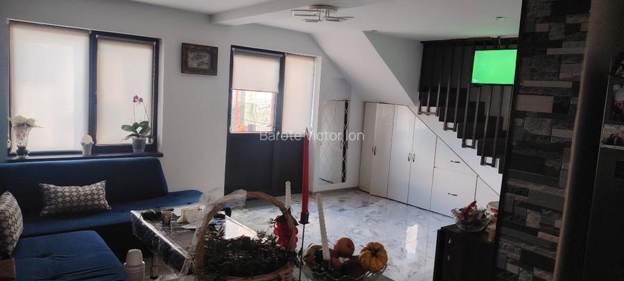 Vând casă cu pompă de căldură, încălzire în pardoseală, panouri fotovoltaice . Vând casă cu pompă de căldură, încălzire în pardoseală, panouri fotovoltaice .