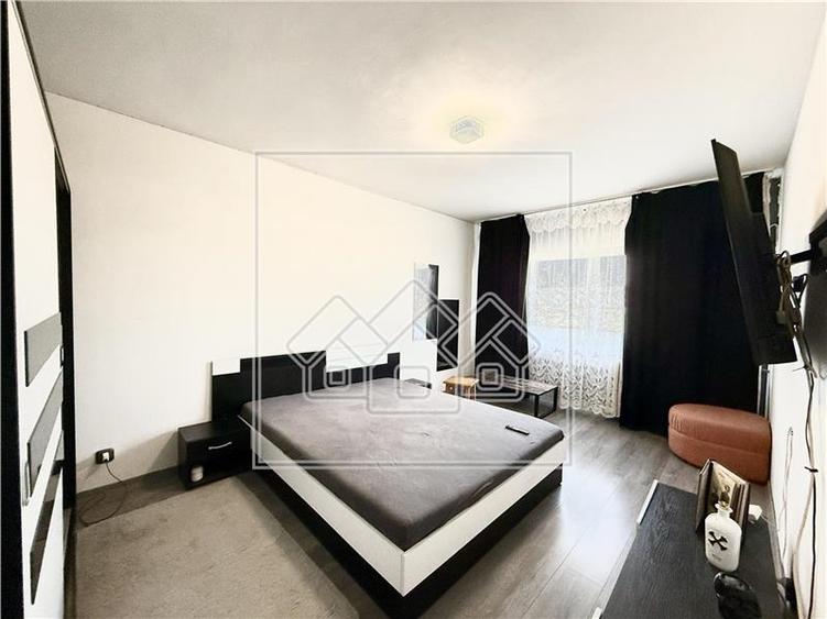 Apartament de vanzare in Sibiu - 3 camere, decomandat - Vasile Aaron - 8