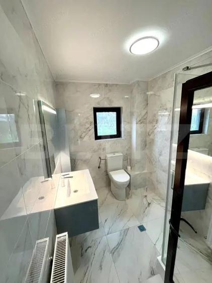 Lini?te, spa?iu ?i elegan?a casa superba langa Titu - 6