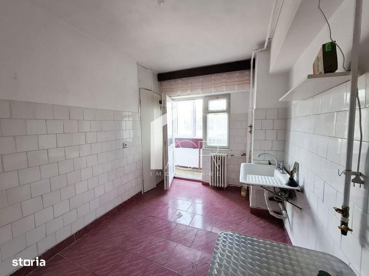 Apartament cu 3 camere decomandat în P-ța Mihai Viteazu