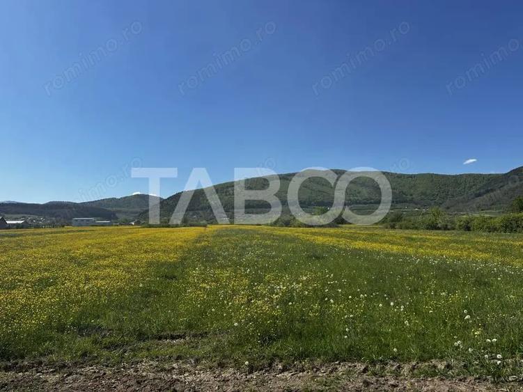 Teren intravilan cu vedere la munti pretabil cabana in Poplaca - 1