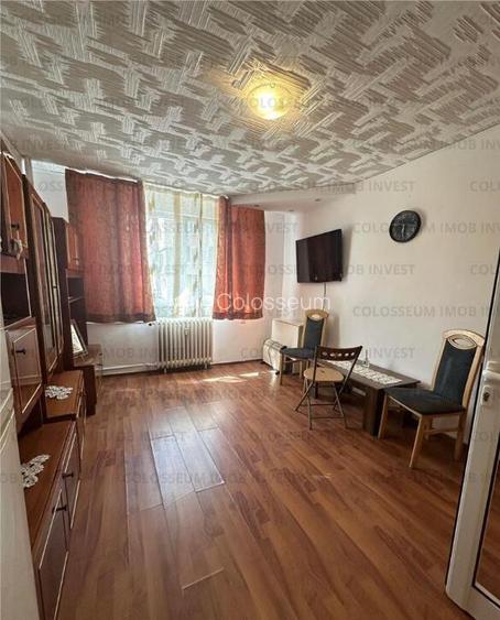 Camera de camin, cu baie si bucatarie - zona Tractorul