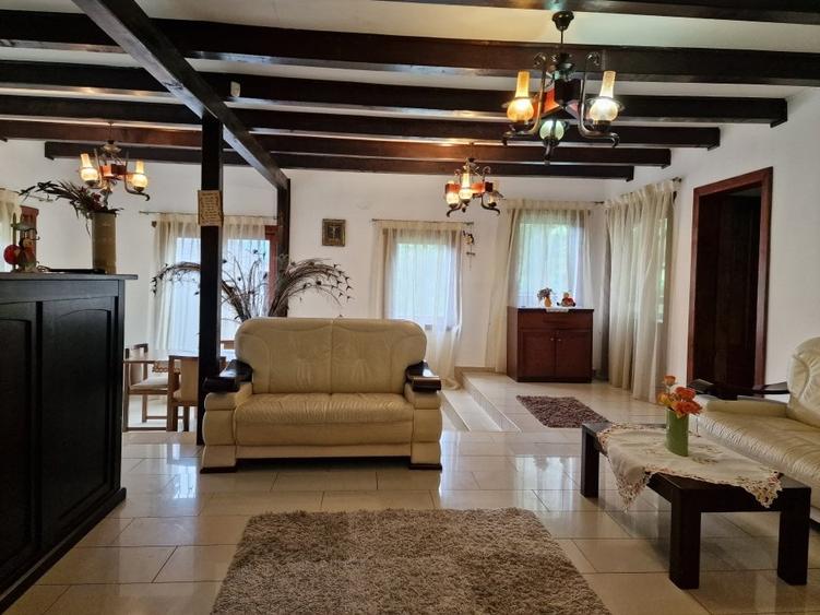 Complex Turistic - 900 mp utili -  teren 3000 mp - Piscina - zona turistica - 28