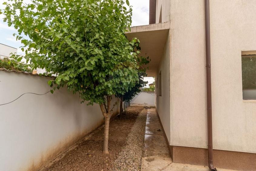 Casa / Vila spatioasa P+1+M de vanzare zona Padurea Cernica - 32