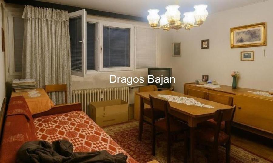 Sala Palatului // vedere spate // balcon - 1