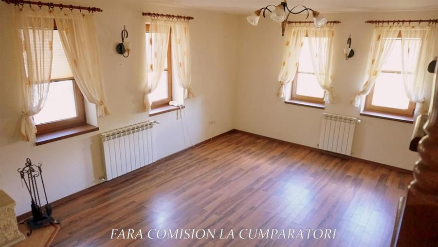 Casă individuală cu 5 camere cu Canalizare în Muereasca