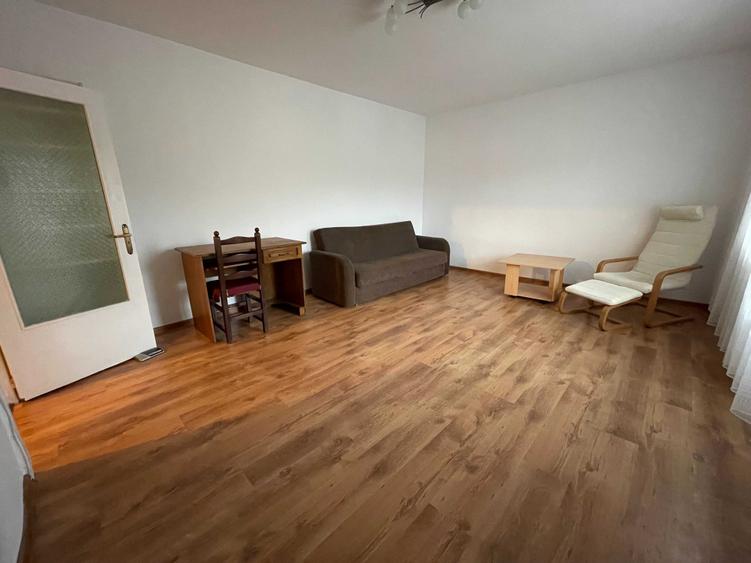 Apartament cu 2 camere decomandat în Plopilor