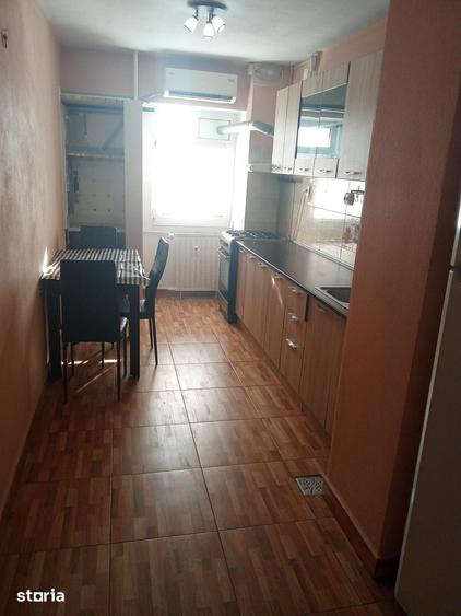 Garsonieră decomandată în Tei