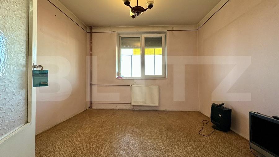 Apartament cu 3 camere decomandat în Nufărul