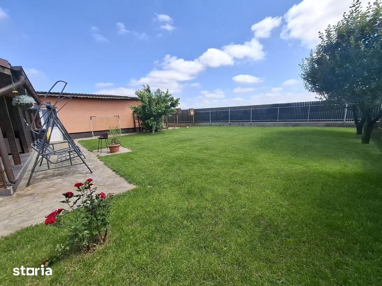 Casă cu 4 camere cu Teren 1000 Mp în Letea Veche
