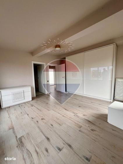 Casă cu 4 camere cu Teren 800 Mp în Central
