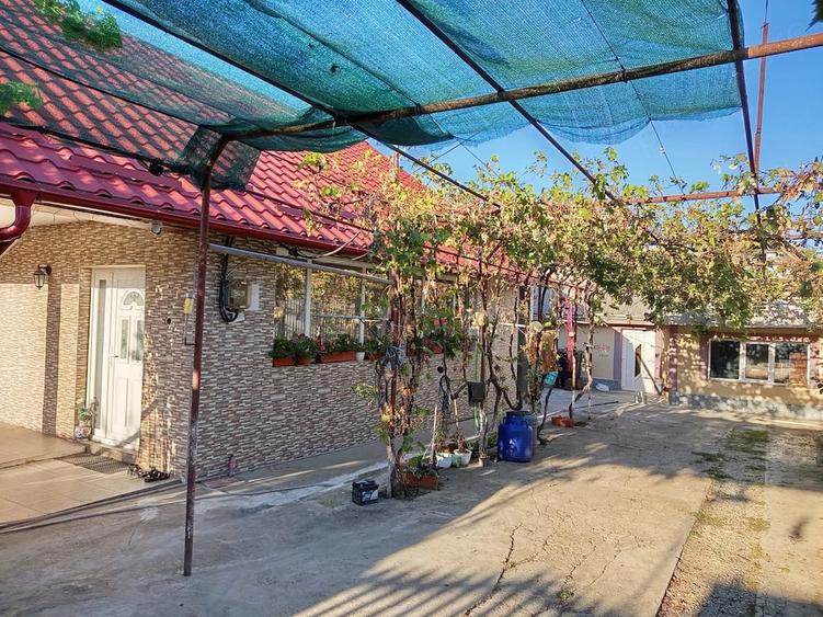 Casă cu 3 camere cu Teren 1350 Mp în Central