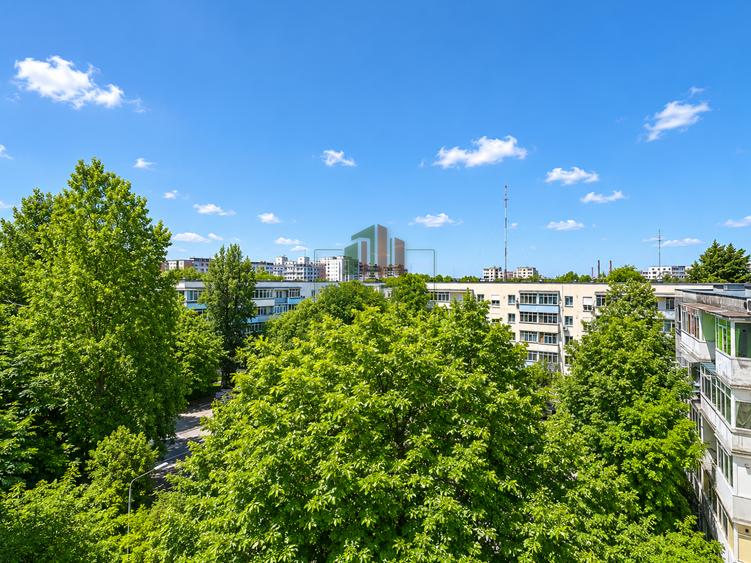Apartament cu 3 camere decomandat în Berceni