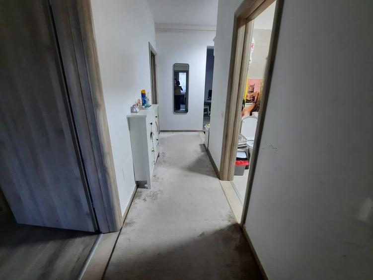 Apartament cu 3 camere decomandat în Prelungirea Ghencea