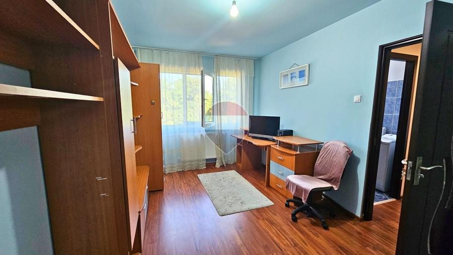 Apartament cu 2 camere semidecomandat, mobilat în Nord